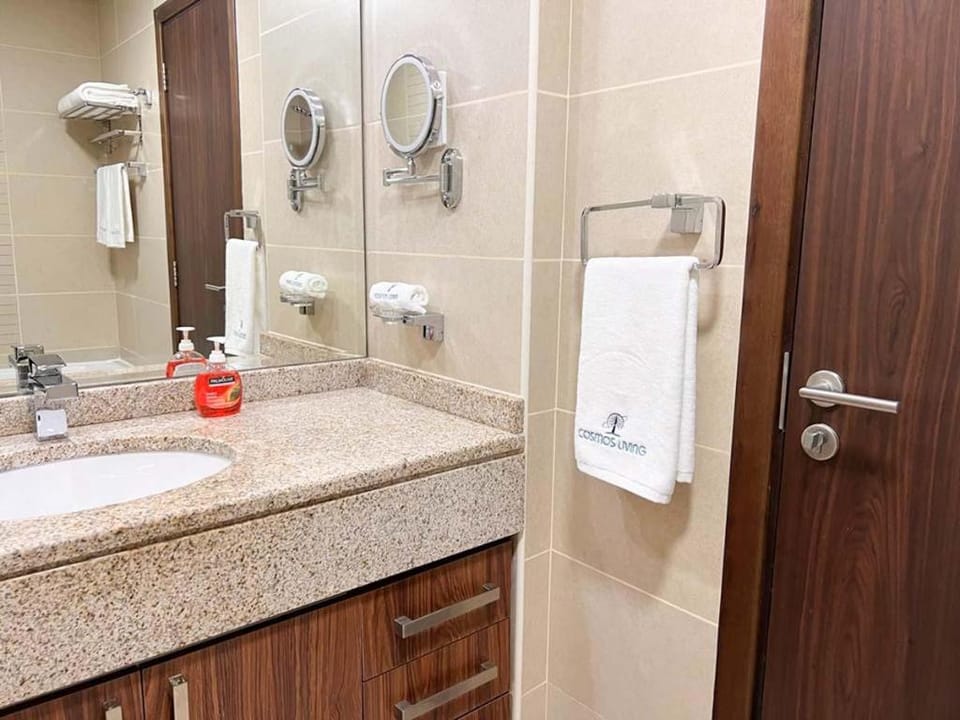 Cosmos Living Stylish Studio Near Dubai Marina Vacation rental in Dubai