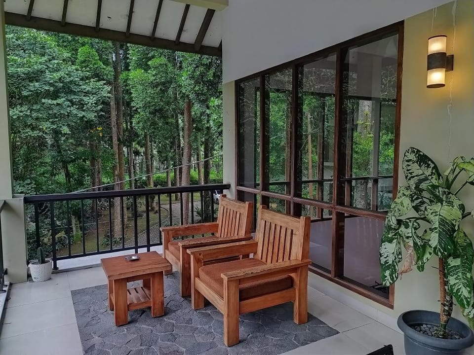 Villa Puncak Mewah untuk Rombongan Villa in Cisarua