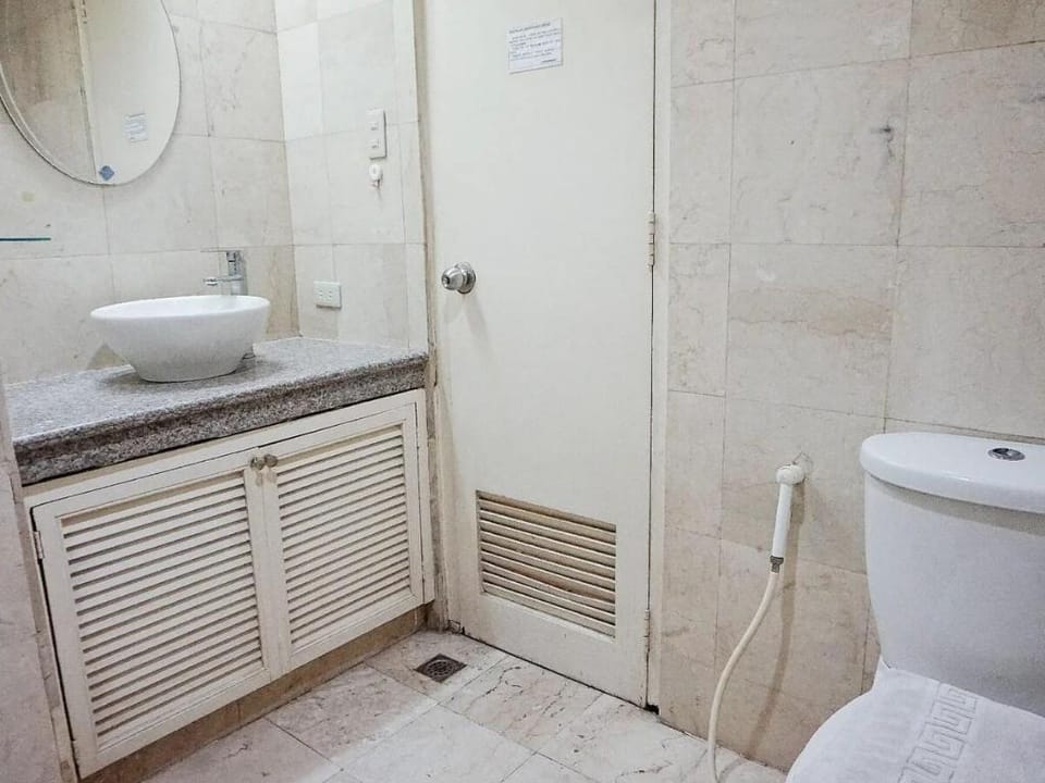 Studio Room for a Couple Vacation rental in Makati