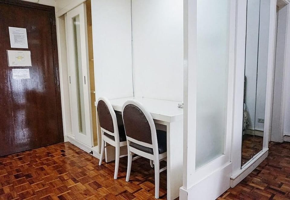 Studio Room for a Couple Vacation rental in Makati