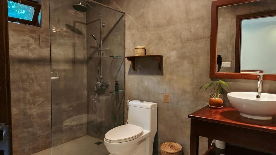 Villa Leakhena - Colonial Style 12 Bedrooms Villa Villa in Krong Siem Reap