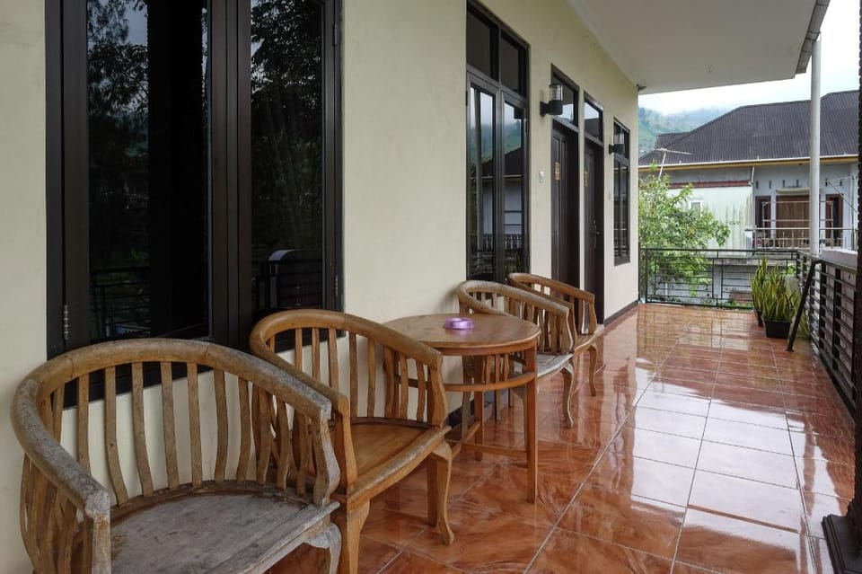 RedDoorz Syariah near Gardu Pandang Dieng Hotel in Indonesia