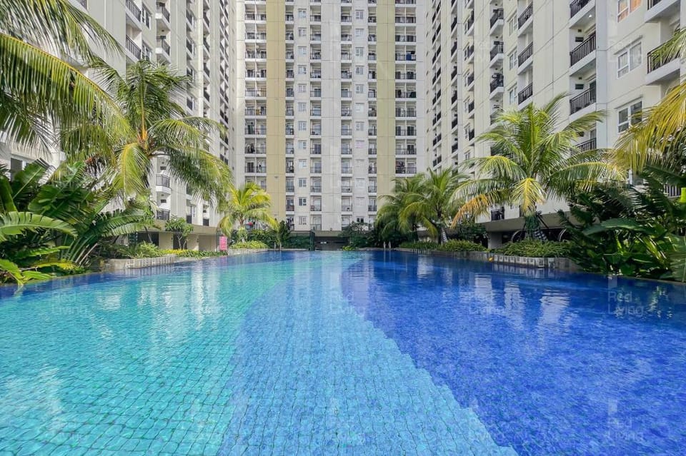 Redliving Apartemen Cinere resort - Gold Room Hotel in South Jakarta City