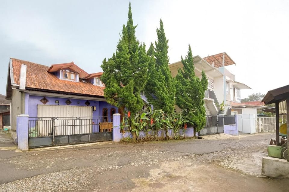 Penginapan Bumi Ahsan Syariah near Lembang RedPartner Hotel in Lembang