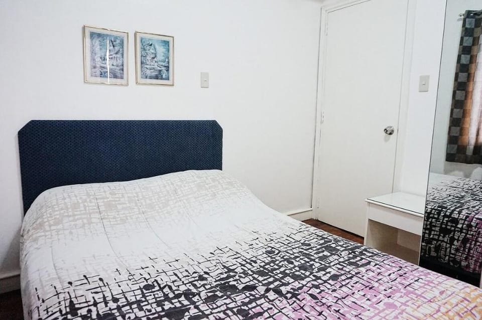 Homey 1 Bedroom along Makati avenue Vacation rental in Makati