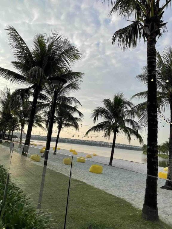 Vinhomes Ocean Park 1 -R102 homestay Apartment in Laos