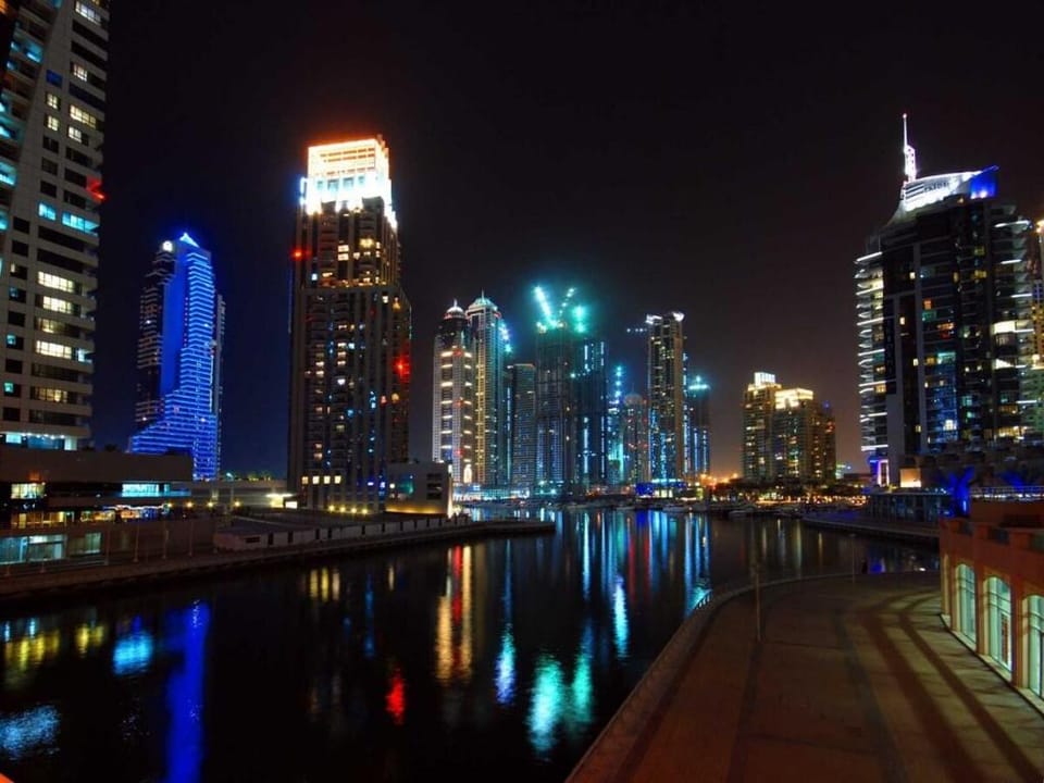 Eye-catching waterfront condo in Marina Apartment in Dubai
