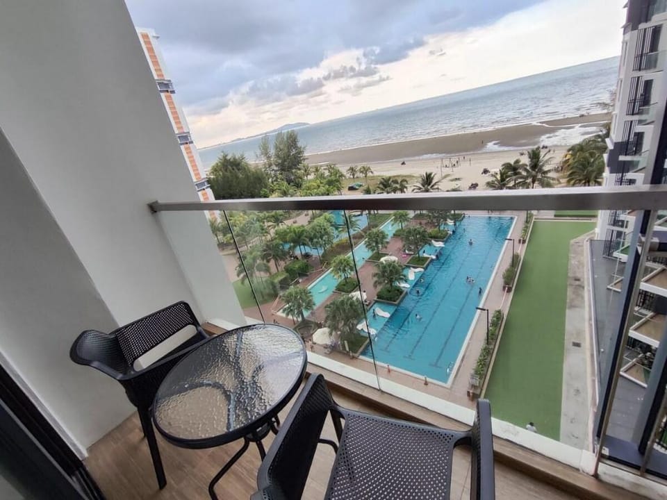 Superb Sea+Pool View-Netflix-Spacious 2BR Timurbay Apartment in Terengganu, Malaysia
