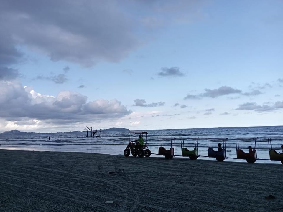 Seafront+WaterThemePark-Netflix-SwissGarden 2BR_L2 Apartment in Terengganu, Malaysia