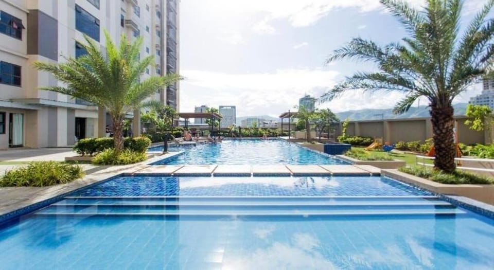 Horizons 101, FREE Pool & Gym,Netflix chill 50mbps Vacation rental in Lapu-Lapu City