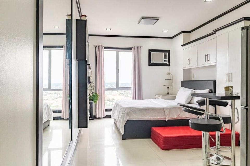 Panorama Studio 24Fb | Netflix 4k - Avida IT Park Apartment in Lapu-Lapu City