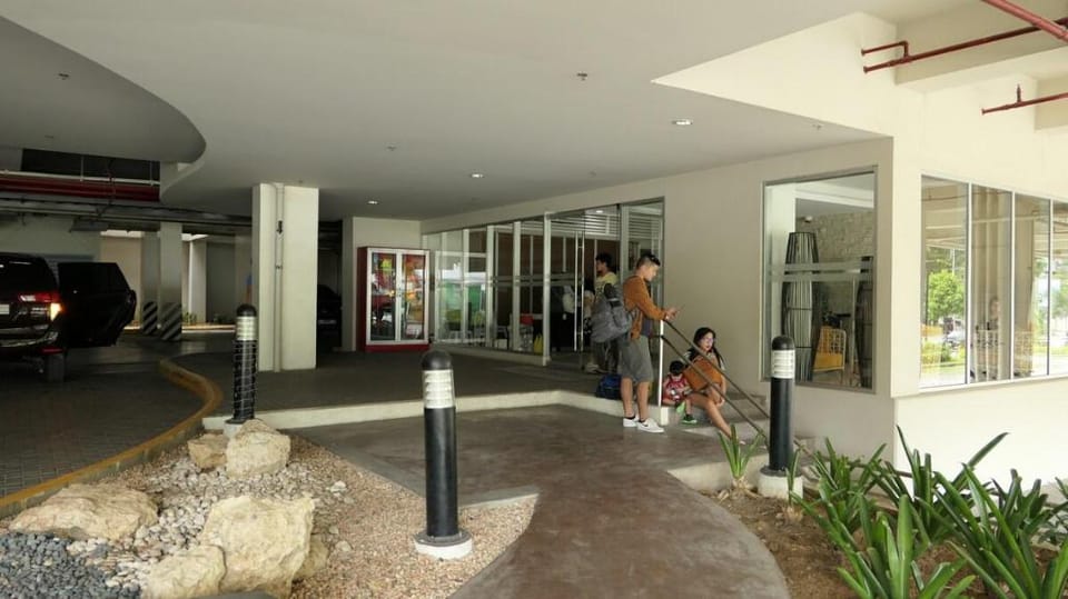 Panorama Studio 21F | Netflix 4k - Avida IT Park Apartment in Lapu-Lapu City