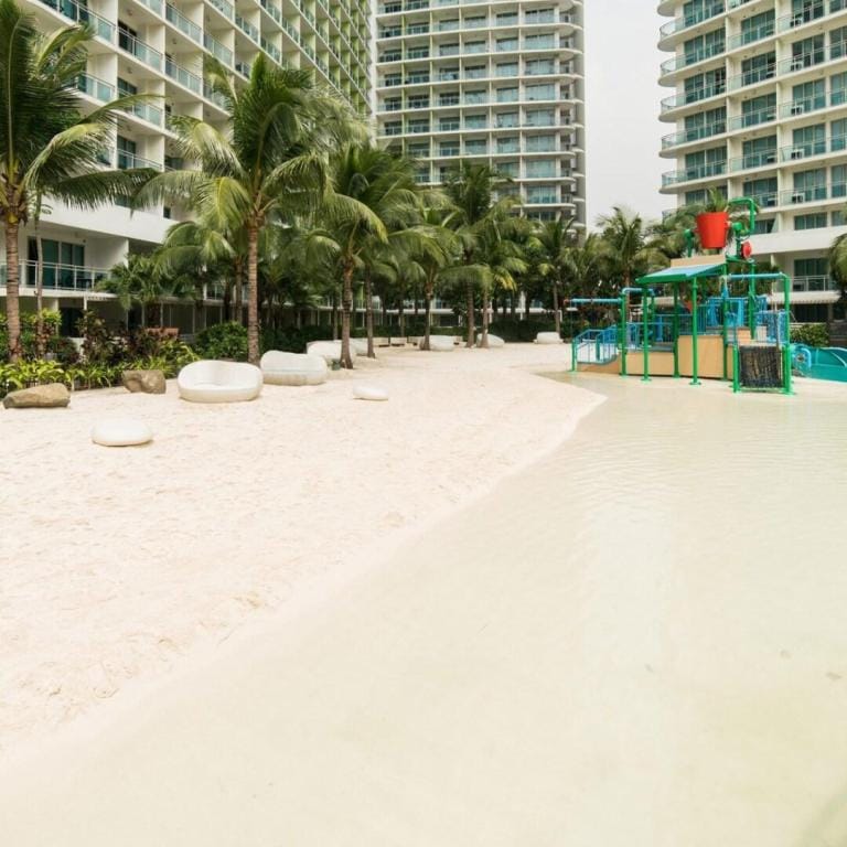 Condo in Parañaque - Azure Beach Apartment in Paranaque