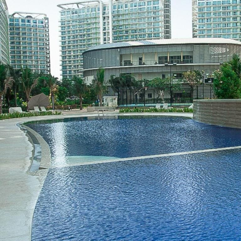 Condo in Parañaque - Azure Beach Apartment in Paranaque