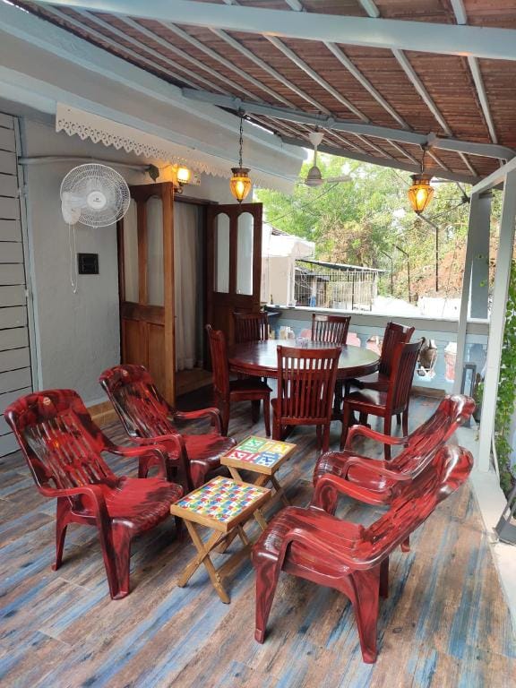 Case Da Floresta 3-Lux Jacuzzi #Pool #WiFi #BBQ Villa in Goa, India