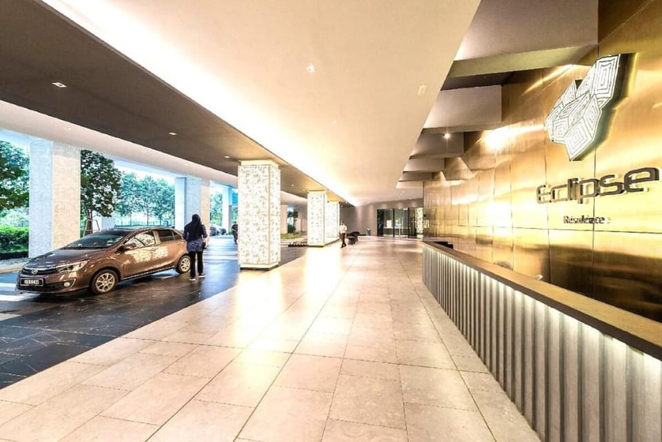 Cyberjaya Eclipse 5+2 PAX Suite + Roof Top Pool Apartment in Selangor, Malaysia