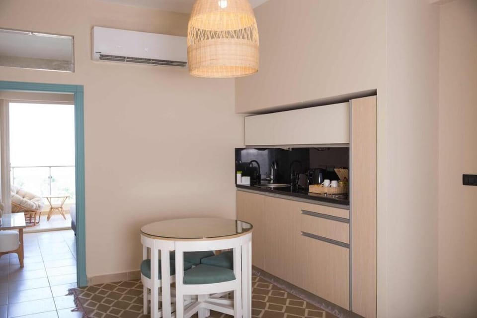 FAMILY SUITE WITH SEA VIEW 220 Apartment in Hurghada