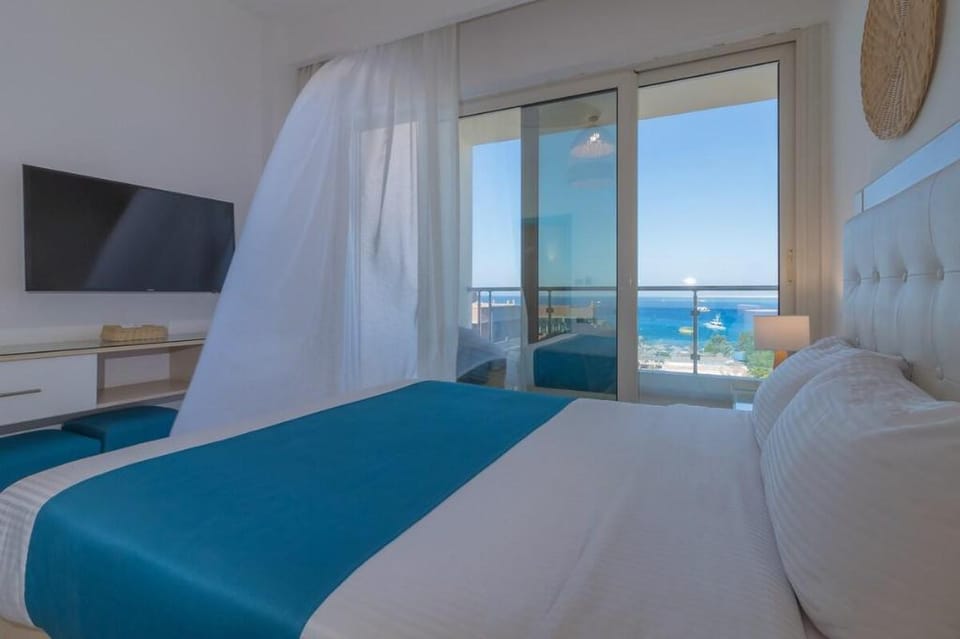 FAMILY SUITE WITH SEA VIEW 320 Apartment in Hurghada