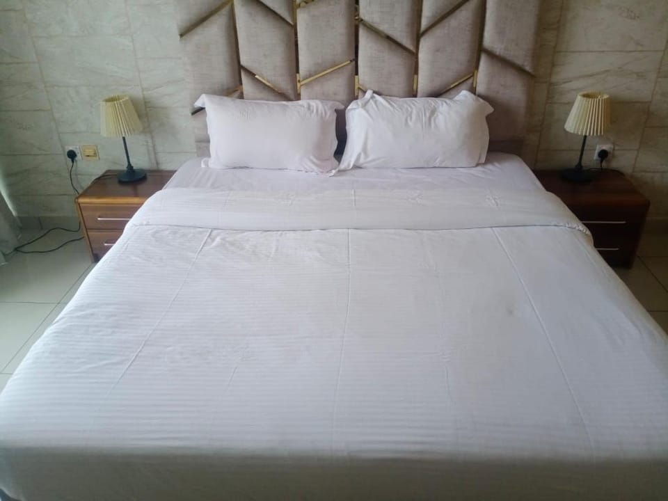 Skyline View 1 BR | Marina Residence| Dubai Marina Apartment in Dubai