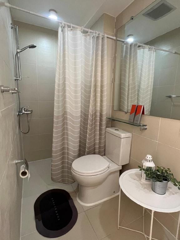 Light and Airy Staycation Studio in Azure North Apartment in Calabarzon