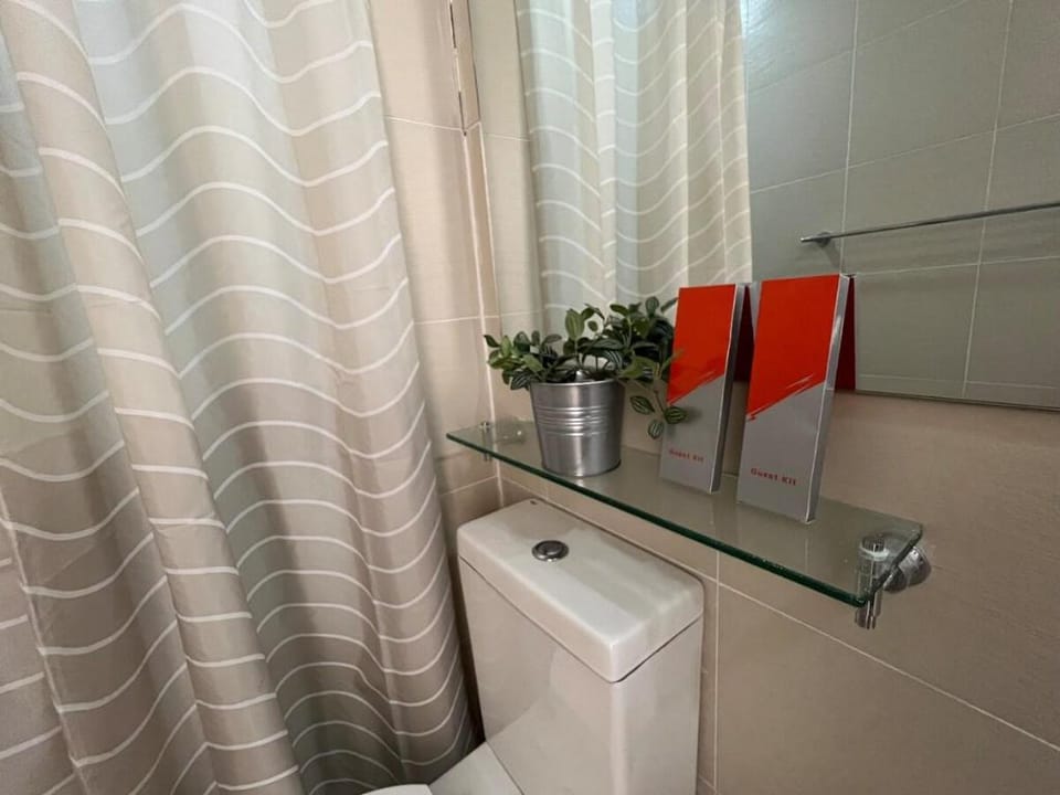 Light and Airy Staycation Studio in Azure North Apartment in Calabarzon
