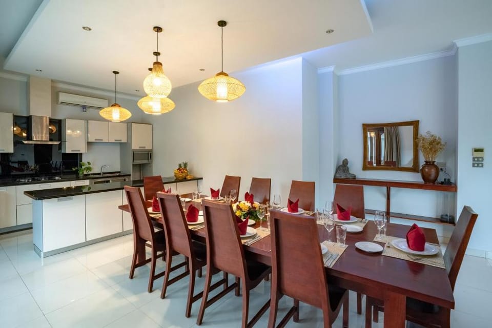 Mahisa 5BR Villa with Private Pool DH09 Villa in North Kuta
