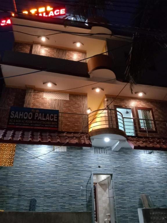 Goroomgo Sahoo Palace Puri - Near Sea Beach Hotel in Puri