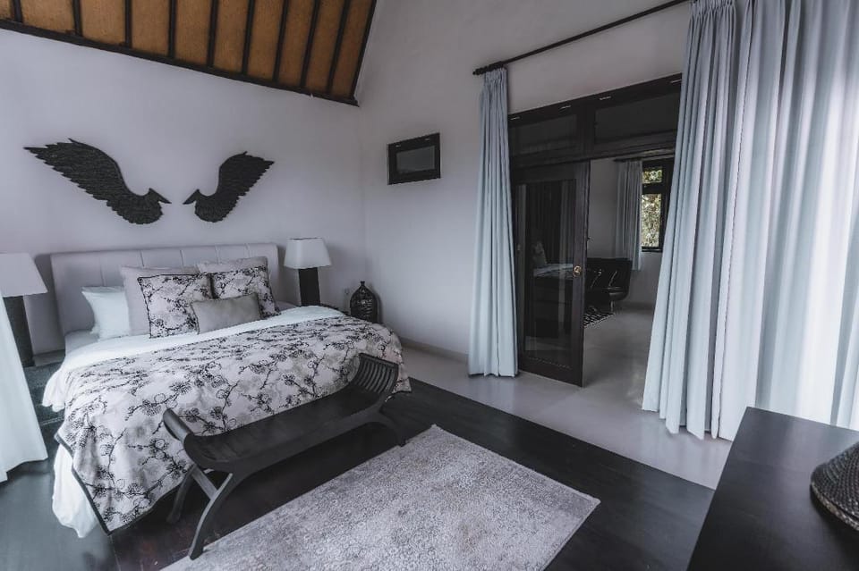 Manis Kecil | 2+1 BR Designer Pool Villa, Seminyak Villa in North Kuta