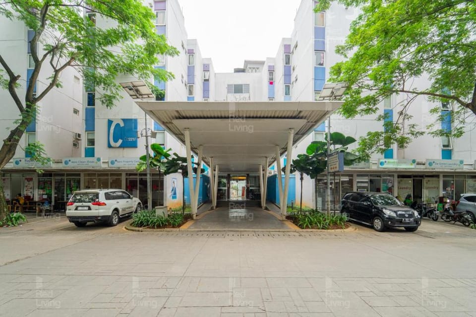 RedLiving Apartemen Aeropolis - Ivan Tower AR1 Hotel in West Java