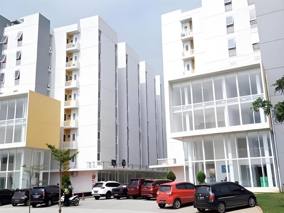 RedLiving Apartemen Aeropolis - Ivan Tower AR1 Hotel in West Java