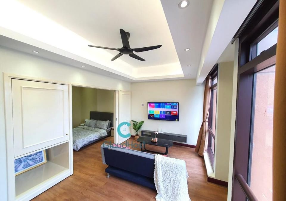 Bukit Bintang Homestay 1BR 5pax | Next to LRT and Monorail Stn | Jalan Alor Apartment in Federal Territory of Kuala Lumpur