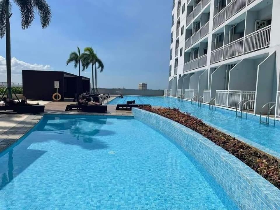 Breeze Walking Distance To PICC/WORLD TRADE 1437 Apartment in Pasay