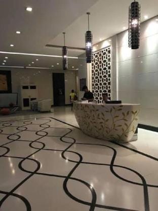 Morgan Suite BGC  a1BR balcony  near Venice Mall Apartment in Makati