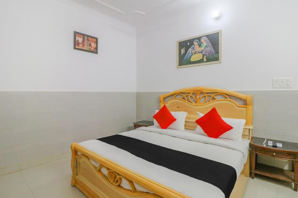 Hotel O Taj Home's Vacation rental in Delhi