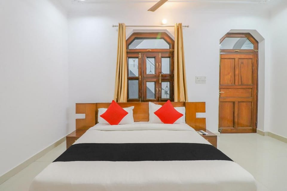 Hotel O Taj Home's Vacation rental in Delhi