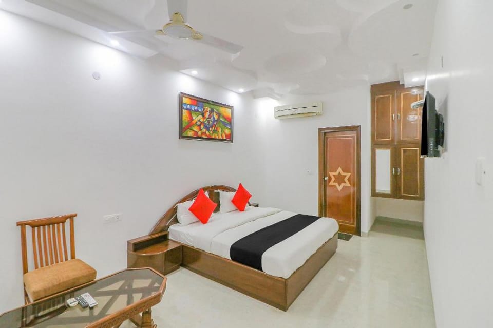 Hotel O Taj Home's Vacation rental in Delhi
