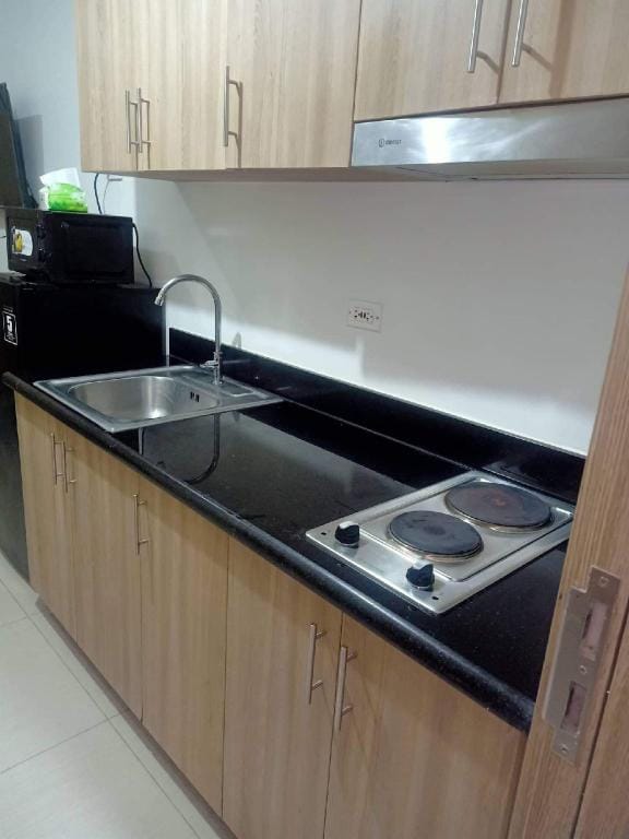 Airport /moa / US Embassy Nearby Condo At shore  Apartment in Pasay