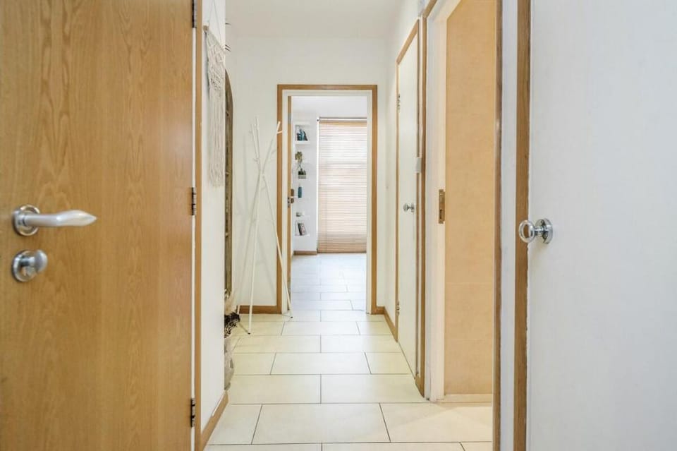 Perfectly located modern one bedroom apartment Vacation rental in London Borough of Islington