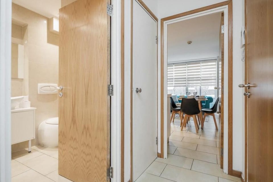 Perfectly located modern one bedroom apartment Vacation rental in London Borough of Islington