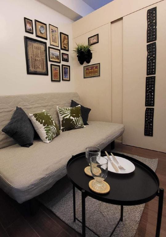 Asian Themed 1BR w/ View Near Airport & Sky Way 55 Apartment in Pasay