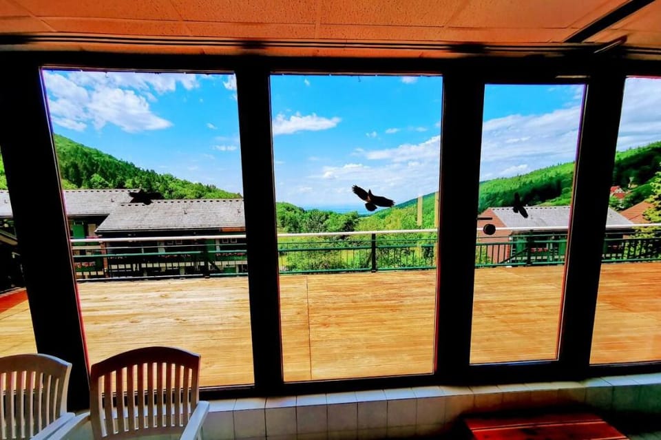 Romantisches Loft | Netflix | Pool | Bergblick Apartment in Ortenau