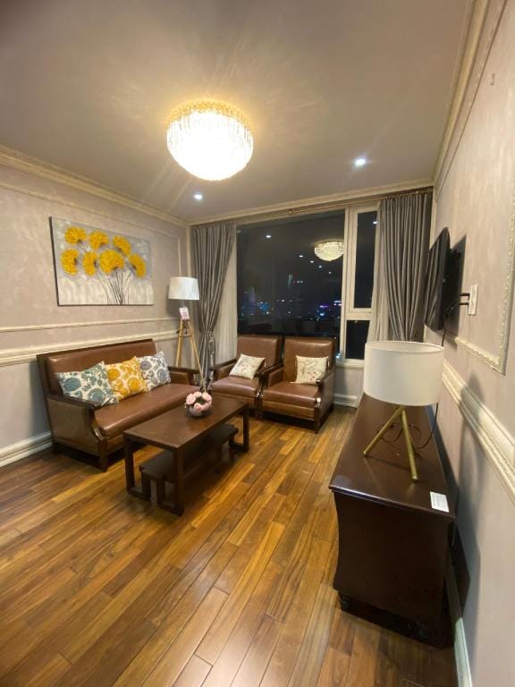 Two BR apartment District 1 HoChiMinh Apartment in Ho Chi Minh City
