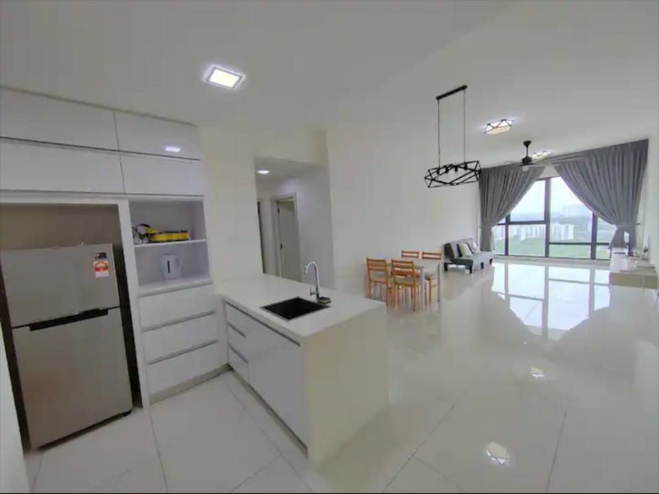 A16 Mid-Valley Southkey Mall~Smart TV~Bathtub~6pax Vacation rental in Johor Bahru