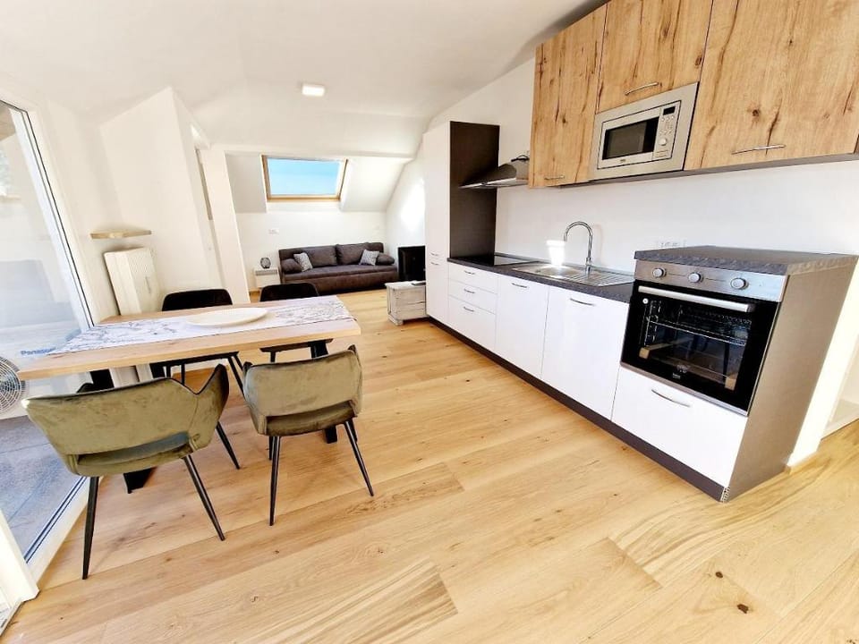 Meran Castle Suites - panorama terrace and pool Apartment in Merano