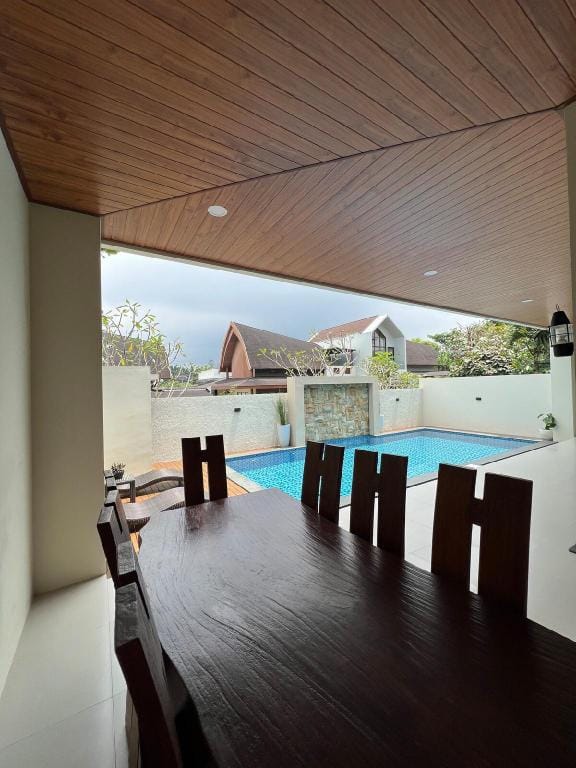 NEW! Luxurious Villa @ Vimala Hills (12px) Villa in West Java