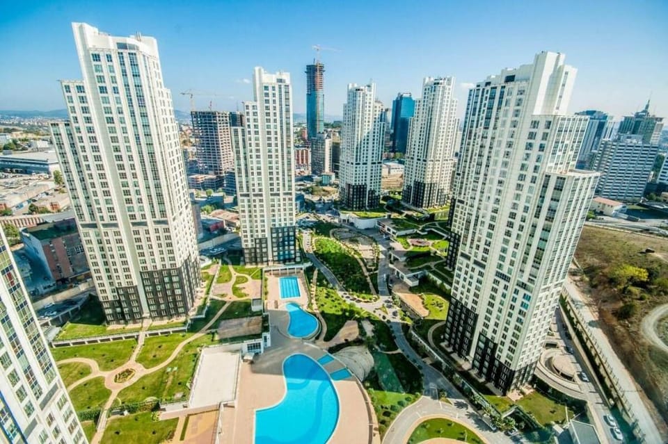 Bright Modern 3BR Apartment in Residence Maslak Apartment in Istanbul