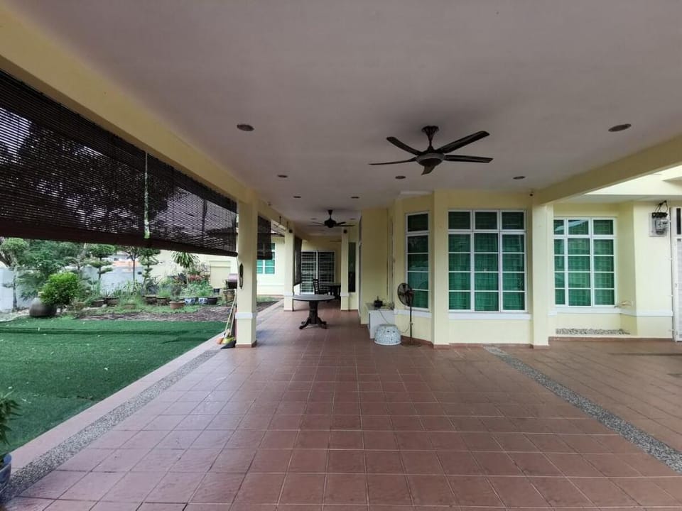 J1 HS Melaka near Jonker (4R4B,FreeWifi & Parking) Vacation rental in Malacca