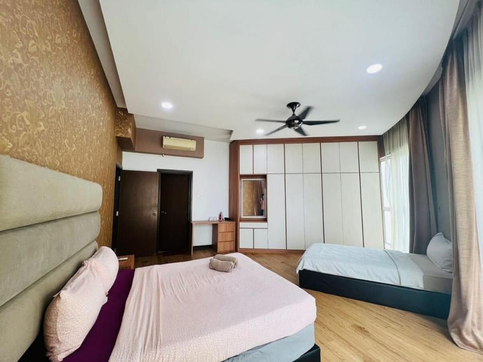 Limited Edition ✔ 3 bedroom Regalia Suite ✔ KLCC Vacation rental in Federal Territory of Kuala Lumpur