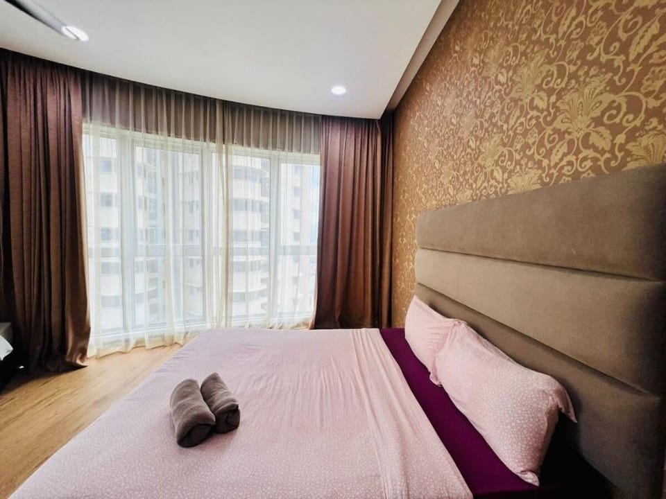 Limited Edition ✔ 3 bedroom Regalia Suite ✔ KLCC Vacation rental in Federal Territory of Kuala Lumpur