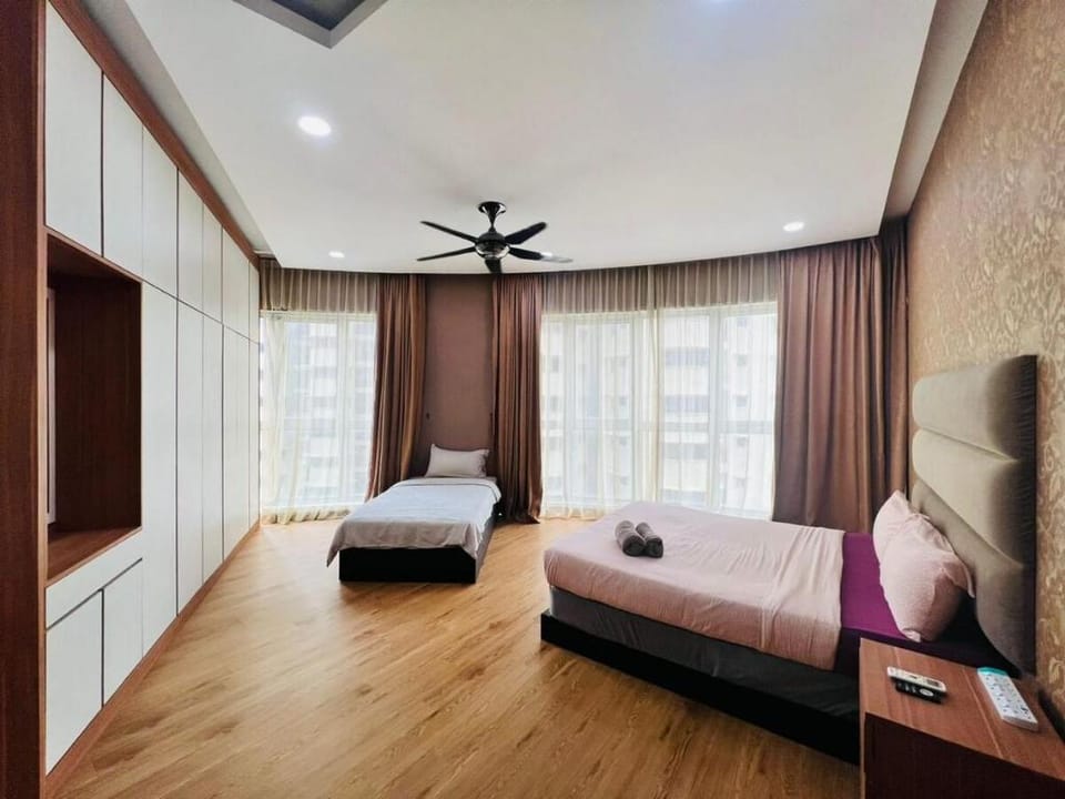 Limited Edition ✔ 3 bedroom Regalia Suite ✔ KLCC Vacation rental in Federal Territory of Kuala Lumpur